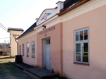 Uređenje nadstrešnice nad ulazom u dom u Kozaricama