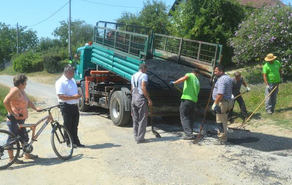 Započeli radovi na saniranju ceste u Jazavici 