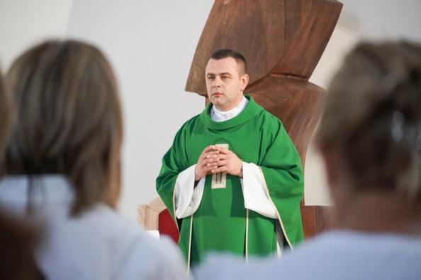 Novi župnik uveden u službu u crkvi bl. Alojzija Stepinca